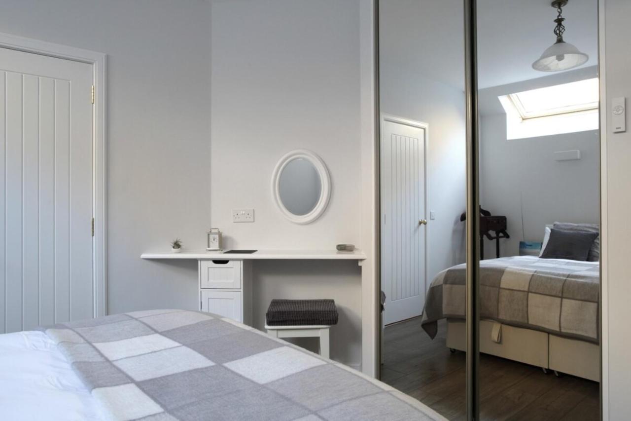 Appartement Quiet Ground Floor Mews Flat And Parking à Édimbourg Extérieur photo
